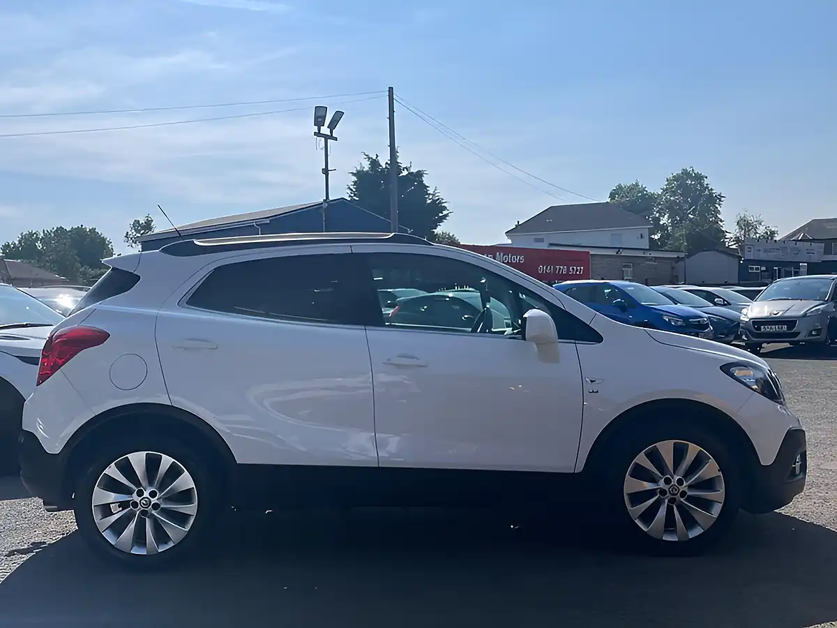 Used 2016 Vauxhall Mokka Se White - Interior and Exterior details 7