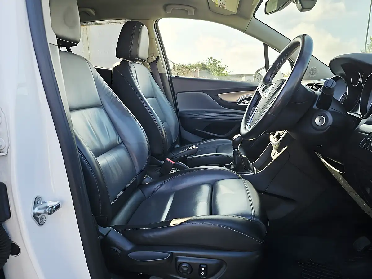 Used 2016 Vauxhall Mokka Se White - Interior and Exterior details 10