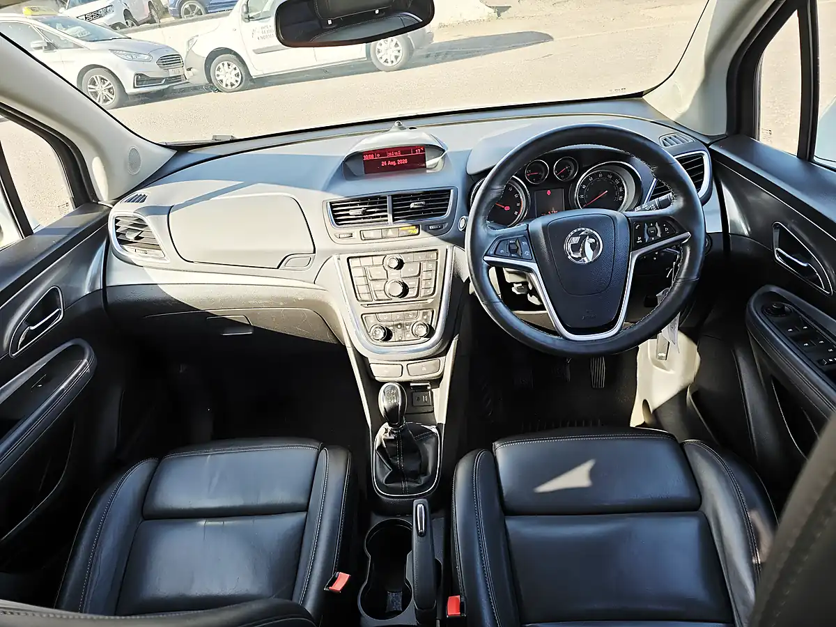 Used 2016 Vauxhall Mokka Se White - Interior and Exterior details 11