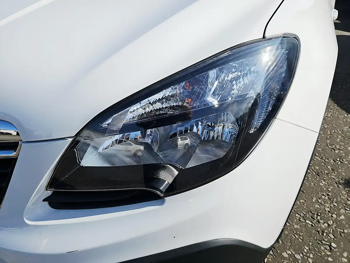 Used 2016 Vauxhall Mokka Se White - Interior and Exterior details 16
