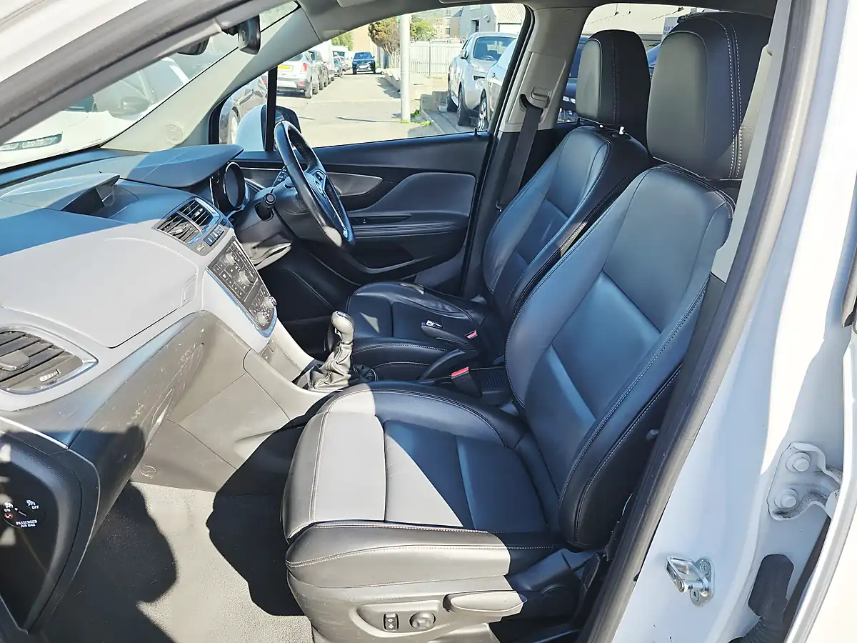 Used 2016 Vauxhall Mokka Se White - Interior and Exterior details 7