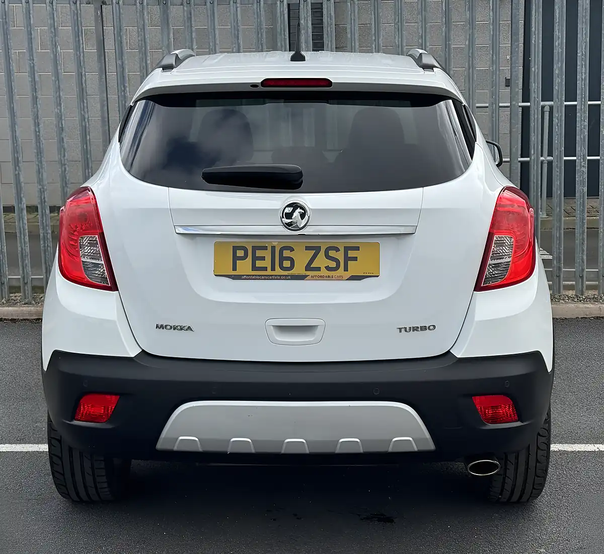 Used 2016 Vauxhall Mokka Se White - Interior and Exterior details 6