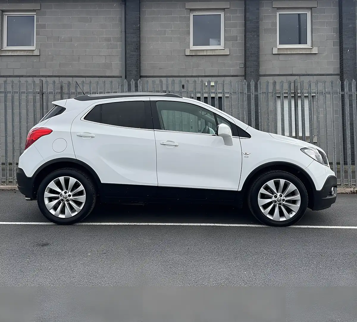 Used 2016 Vauxhall Mokka Se White - Interior and Exterior details 7