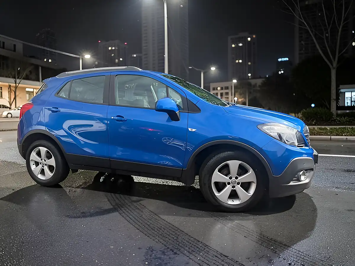 Used 2016 Vauxhall Mokka Tech Line Blue - Front View