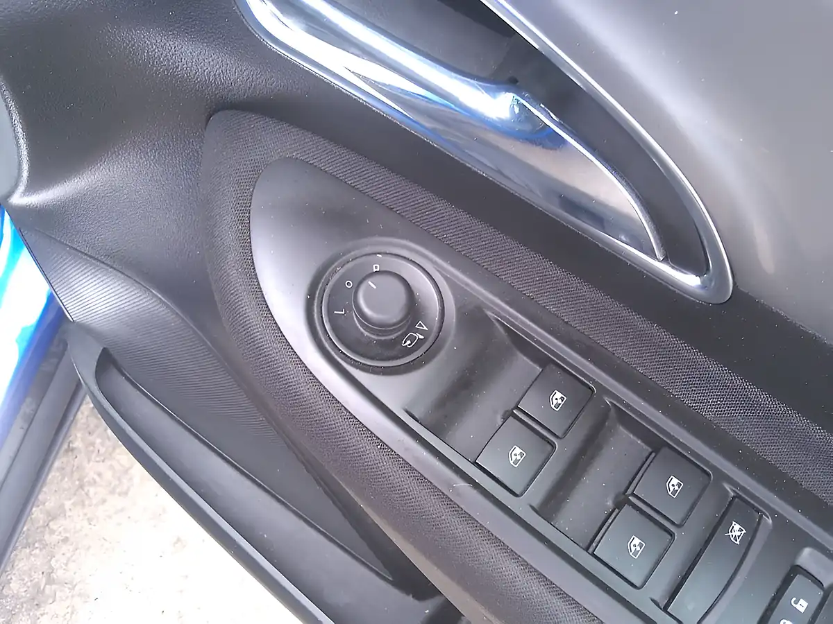 Used 2016 Vauxhall Mokka Tech Line Blue - Interior and Exterior details 14