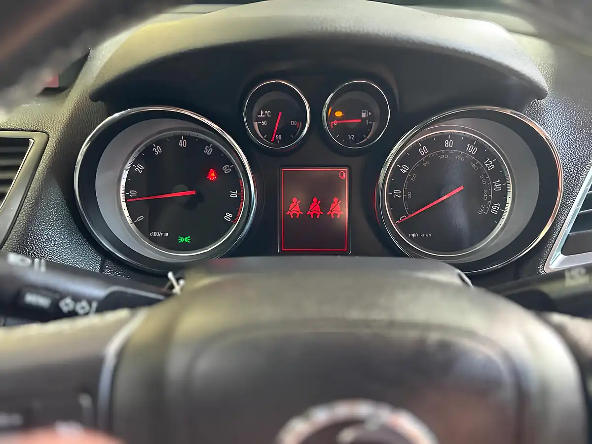 Used 2016 Vauxhall Mokka Tech Line Red - Interior and Exterior details 14