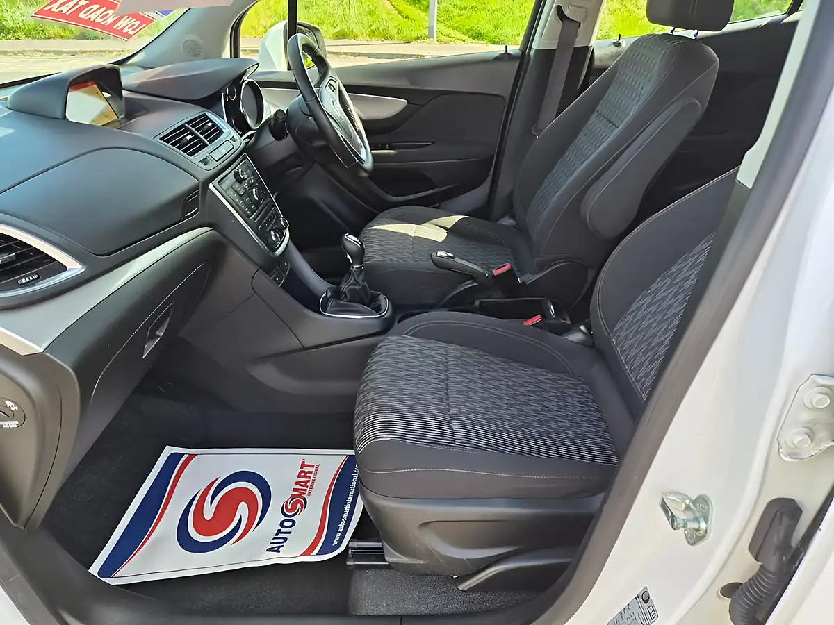 Used 2016 Vauxhall Mokka Tech Line White - Interior and Exterior details 9