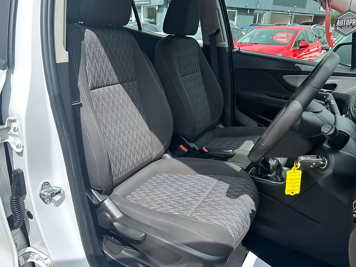 Used 2016 Vauxhall Mokka Tech Line White - Interior and Exterior details 10
