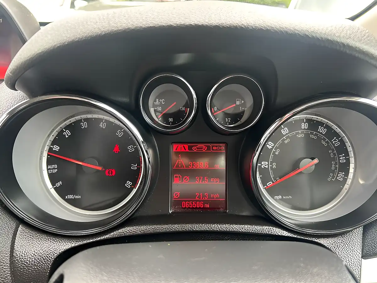 Used 2016 Vauxhall Mokka Tech Line White - Interior and Exterior details 3