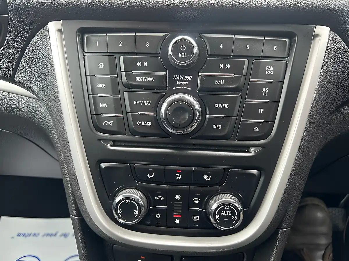 Used 2016 Vauxhall Mokka Tech Line White - Interior and Exterior details 5