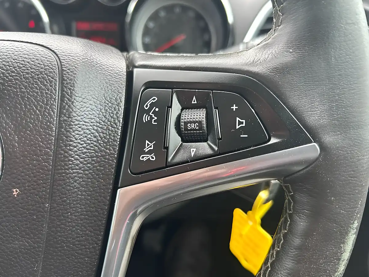 Used 2016 Vauxhall Mokka Tech Line White - Interior and Exterior details 8