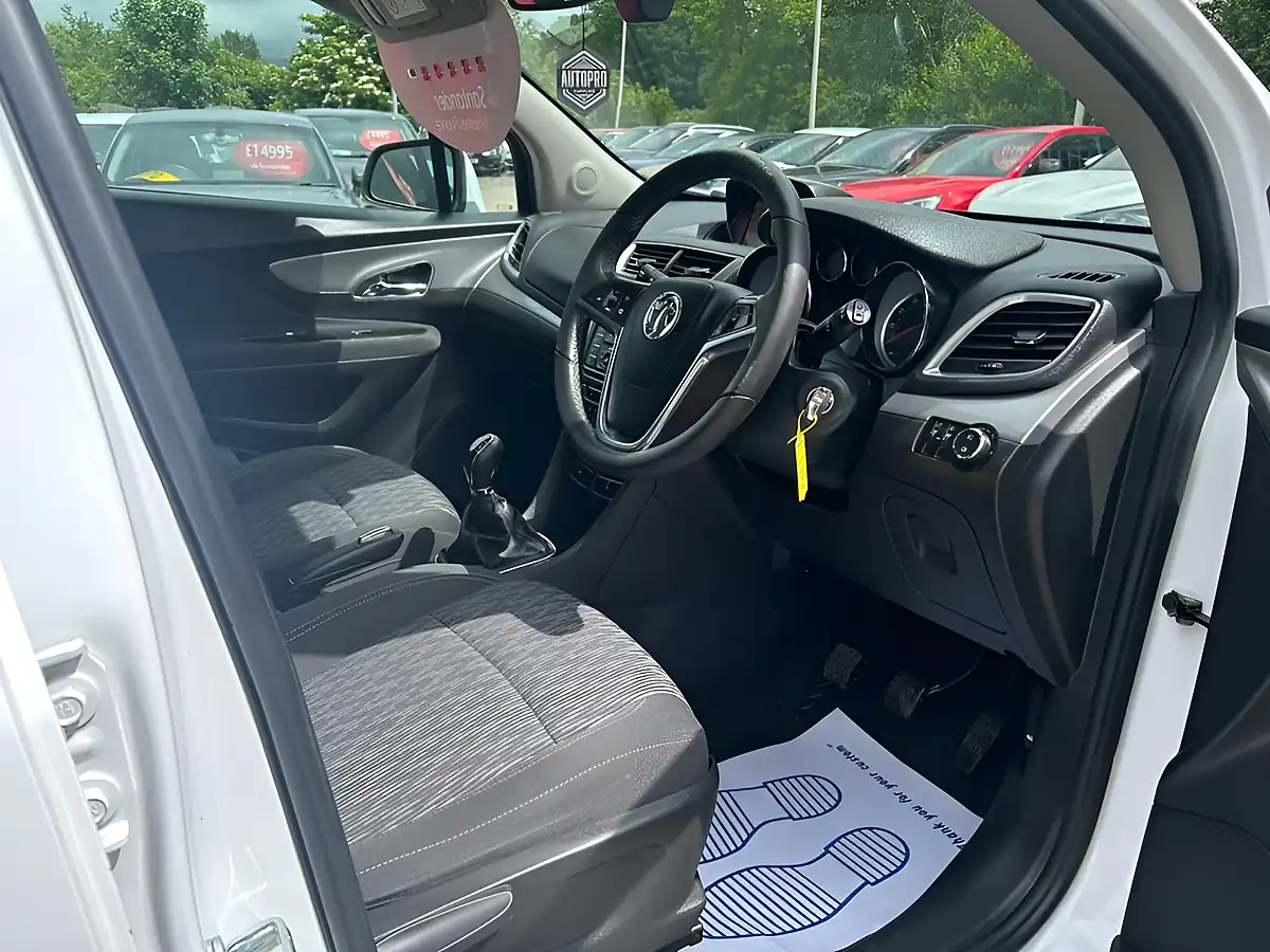 Used 2016 Vauxhall Mokka Tech Line White - Interior and Exterior details 9