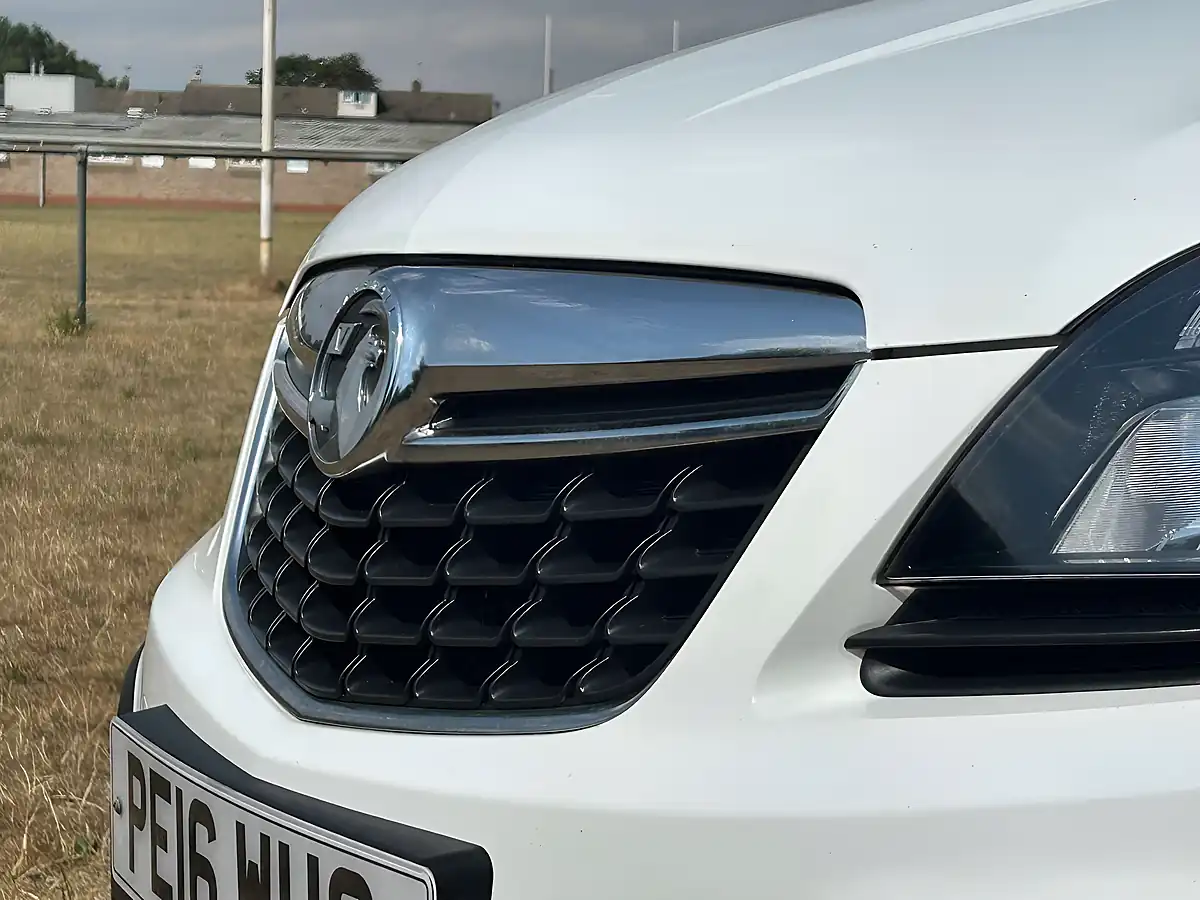Used 2016 Vauxhall Mokka Tech Line White - Interior and Exterior details 10