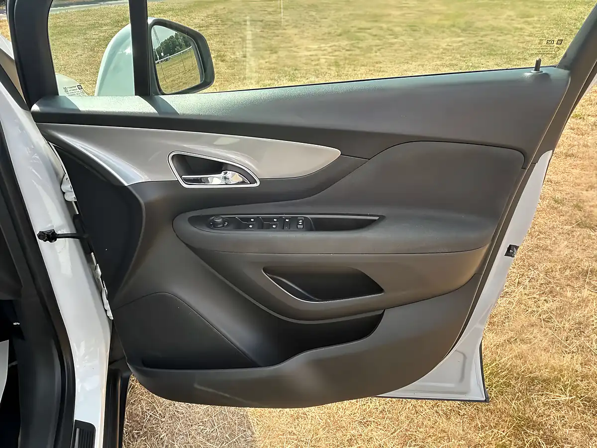 Used 2016 Vauxhall Mokka Tech Line White - Interior and Exterior details 11