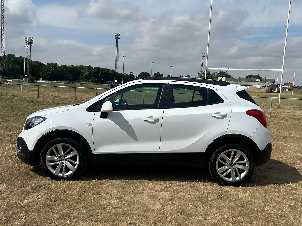 Used 2016 Vauxhall Mokka Tech Line White - Interior and Exterior details 8