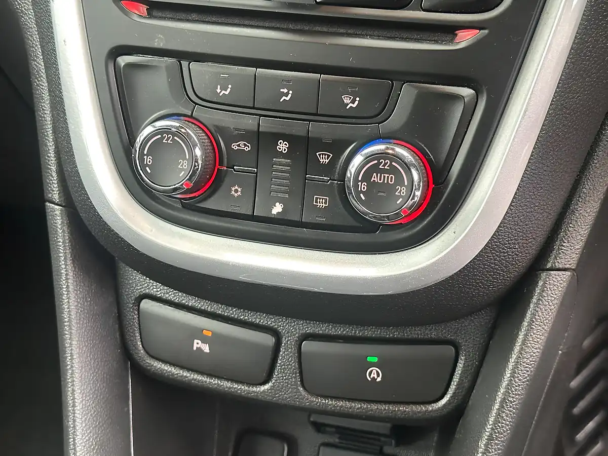 Used 2016 Vauxhall Mokka Tech Line White - Interior and Exterior details 11