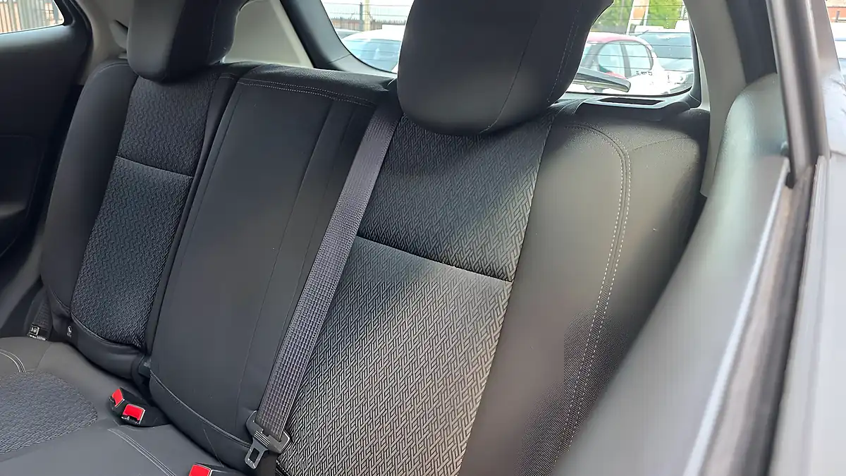 Used 2016 Vauxhall Mokka X Active Silver - Interior and Exterior details 11