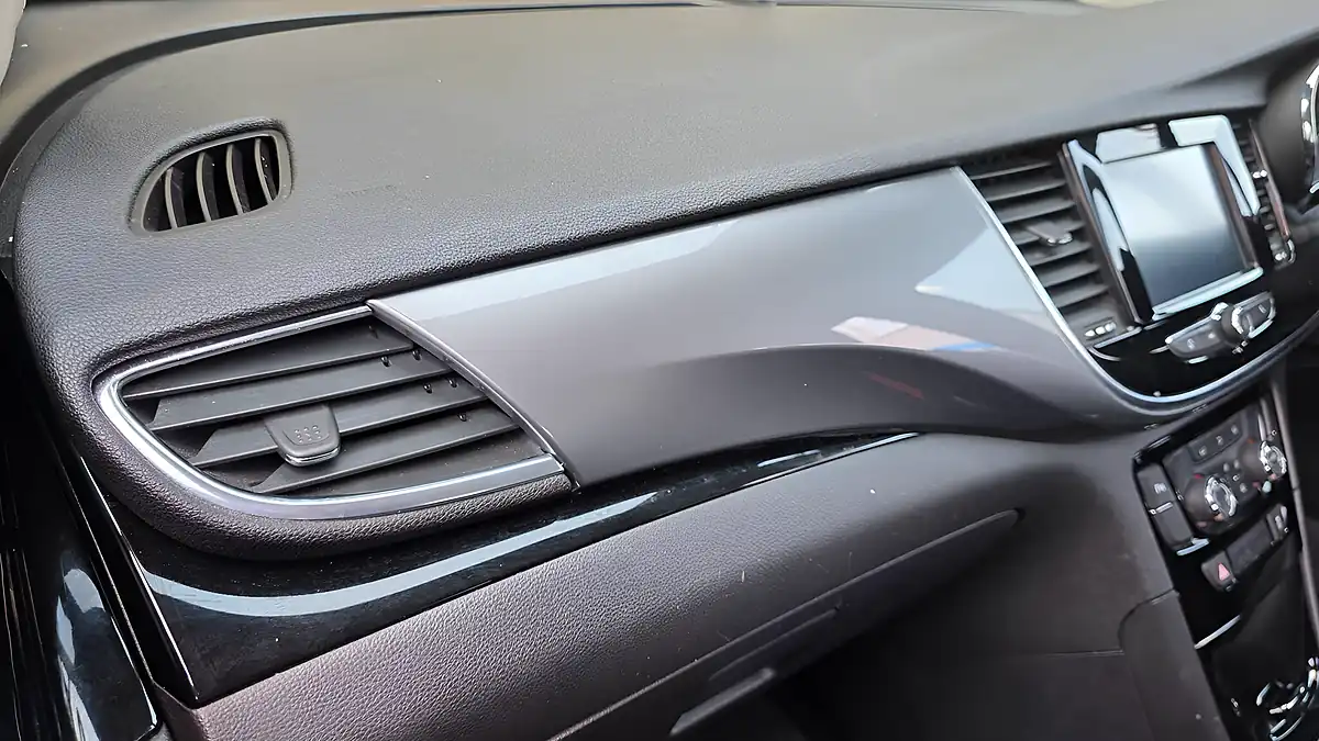 Used 2016 Vauxhall Mokka X Active Silver - Interior and Exterior details 13