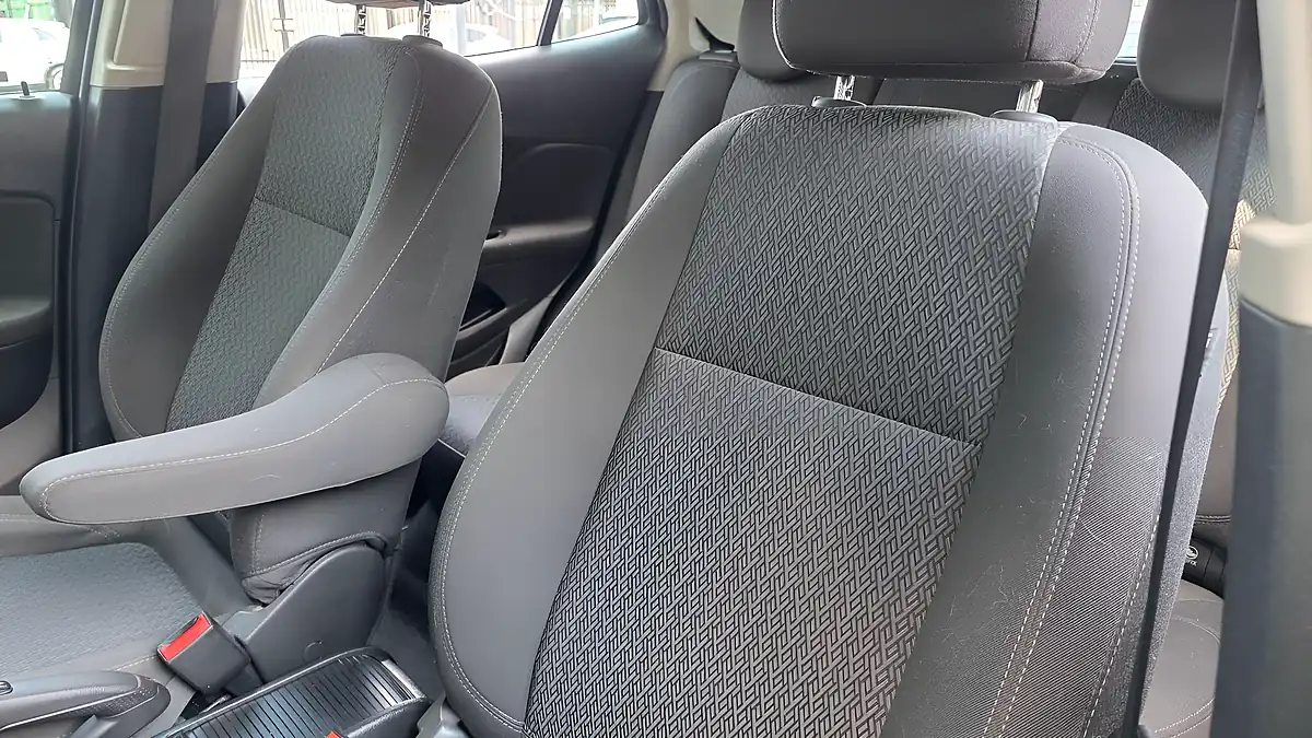 Used 2016 Vauxhall Mokka X Active Silver - Interior and Exterior details 16