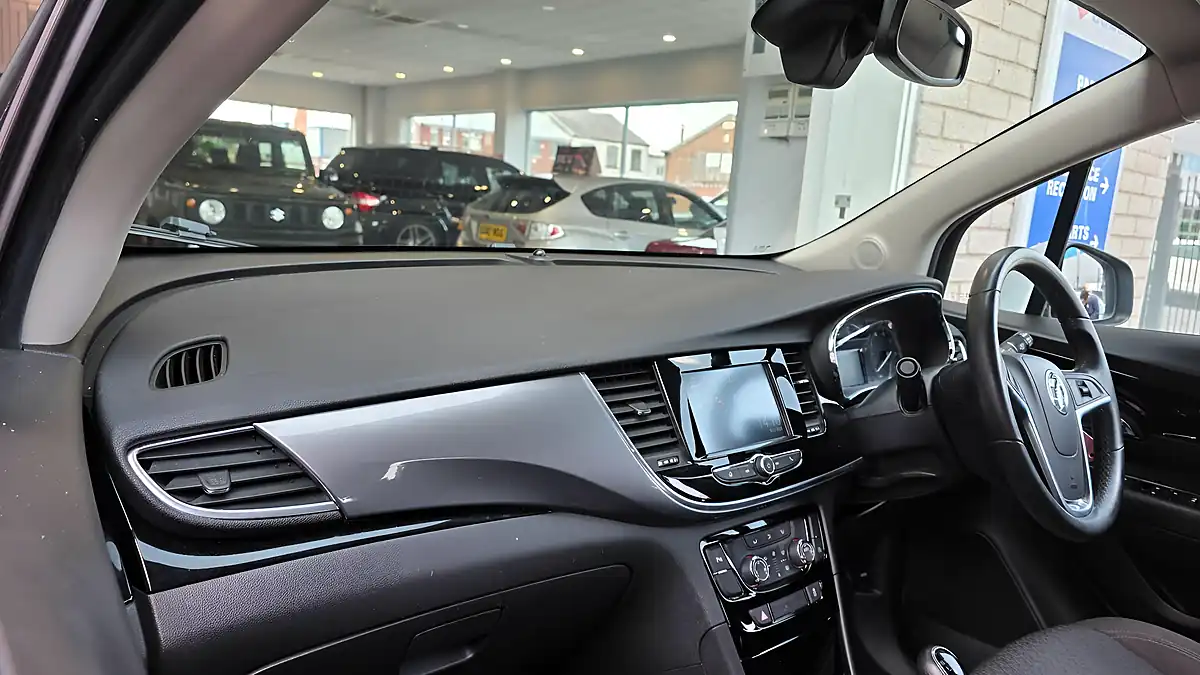Used 2016 Vauxhall Mokka X Active Silver - Interior and Exterior details 8