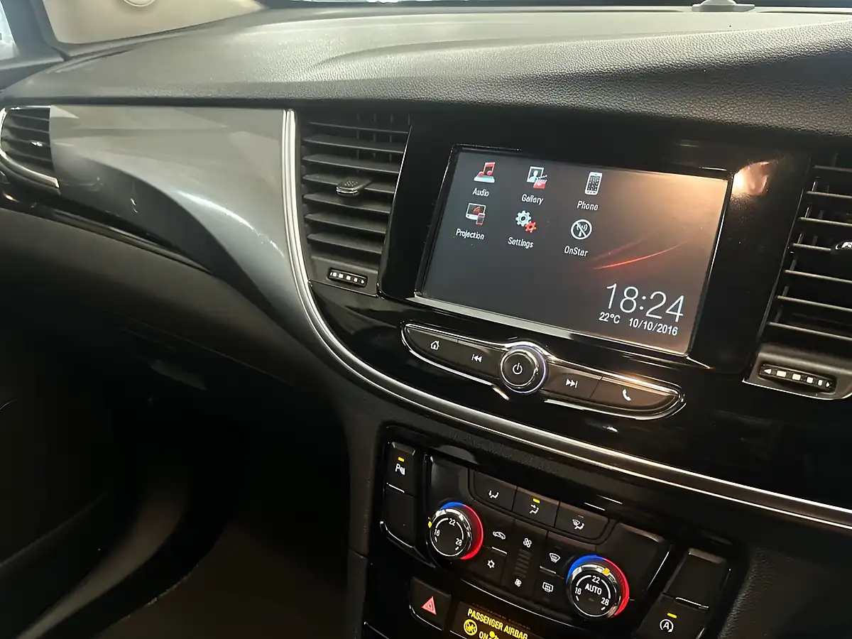 Used 2016 Vauxhall Mokka X Active White - Interior and Exterior details 17