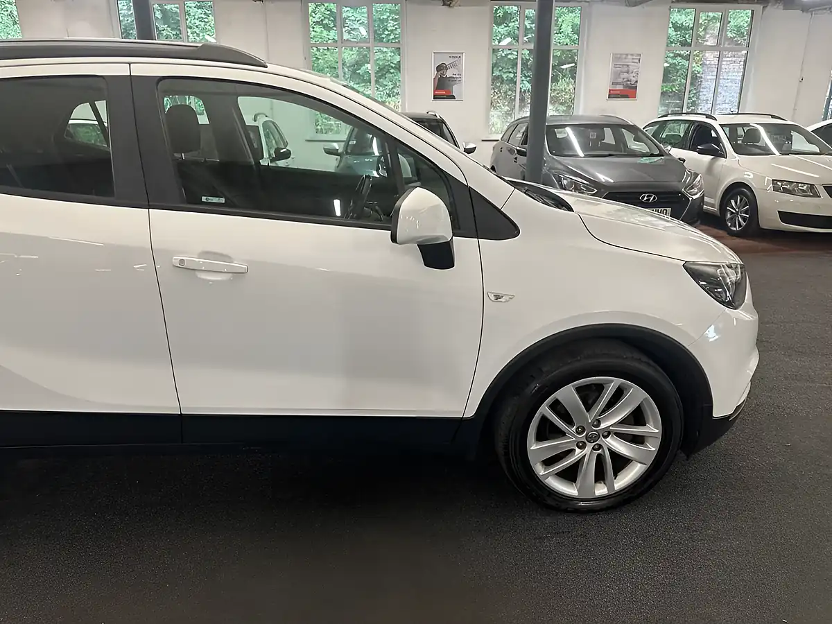 Used 2016 Vauxhall Mokka X Active White - Interior and Exterior details 18