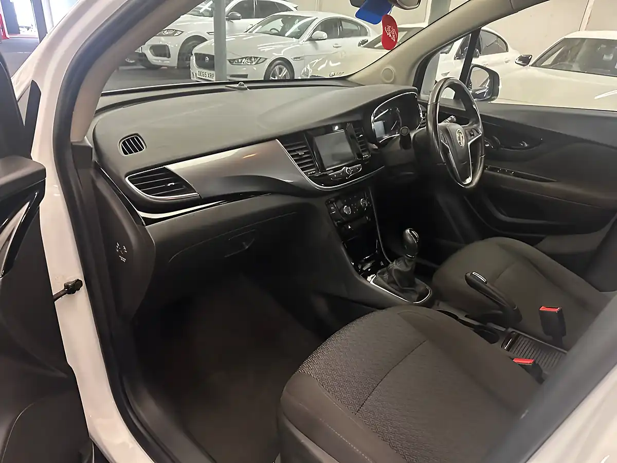 Used 2016 Vauxhall Mokka X Active White - Interior and Exterior details 8
