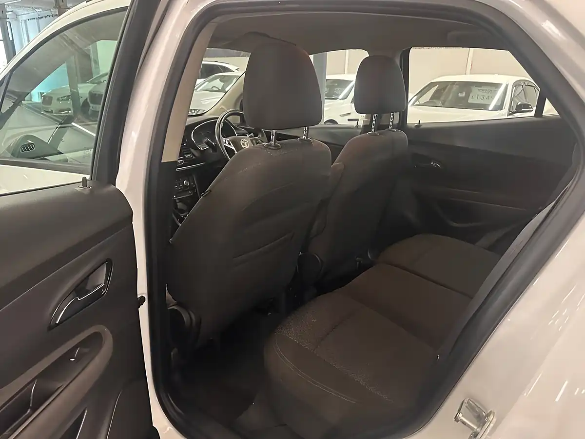 Used 2016 Vauxhall Mokka X Active White - Interior and Exterior details 9