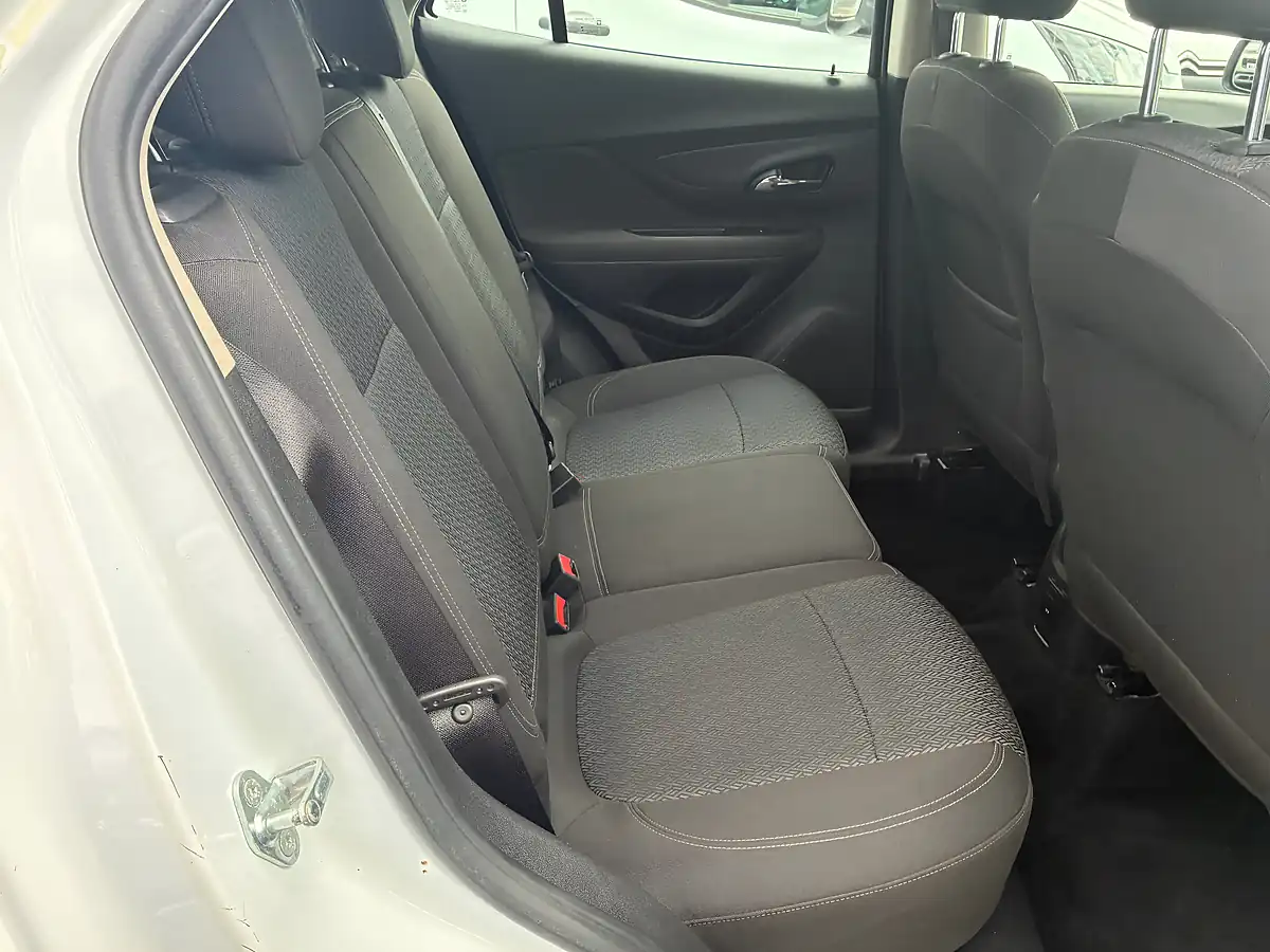 Used 2016 Vauxhall Mokka X Active White - Interior and Exterior details 16