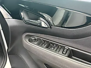 Used 2016 Vauxhall Mokka X Active White - Interior and Exterior details 6