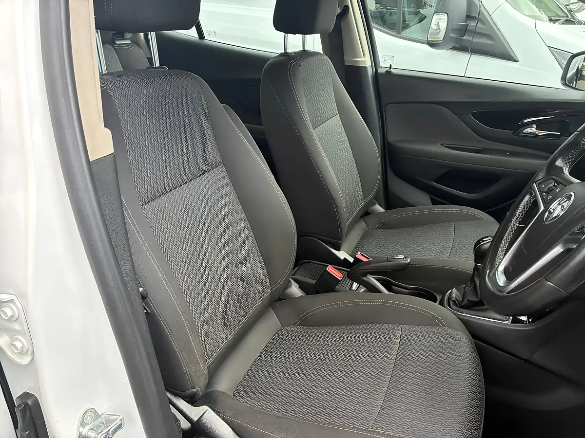 Used 2016 Vauxhall Mokka X Active White - Interior and Exterior details 7