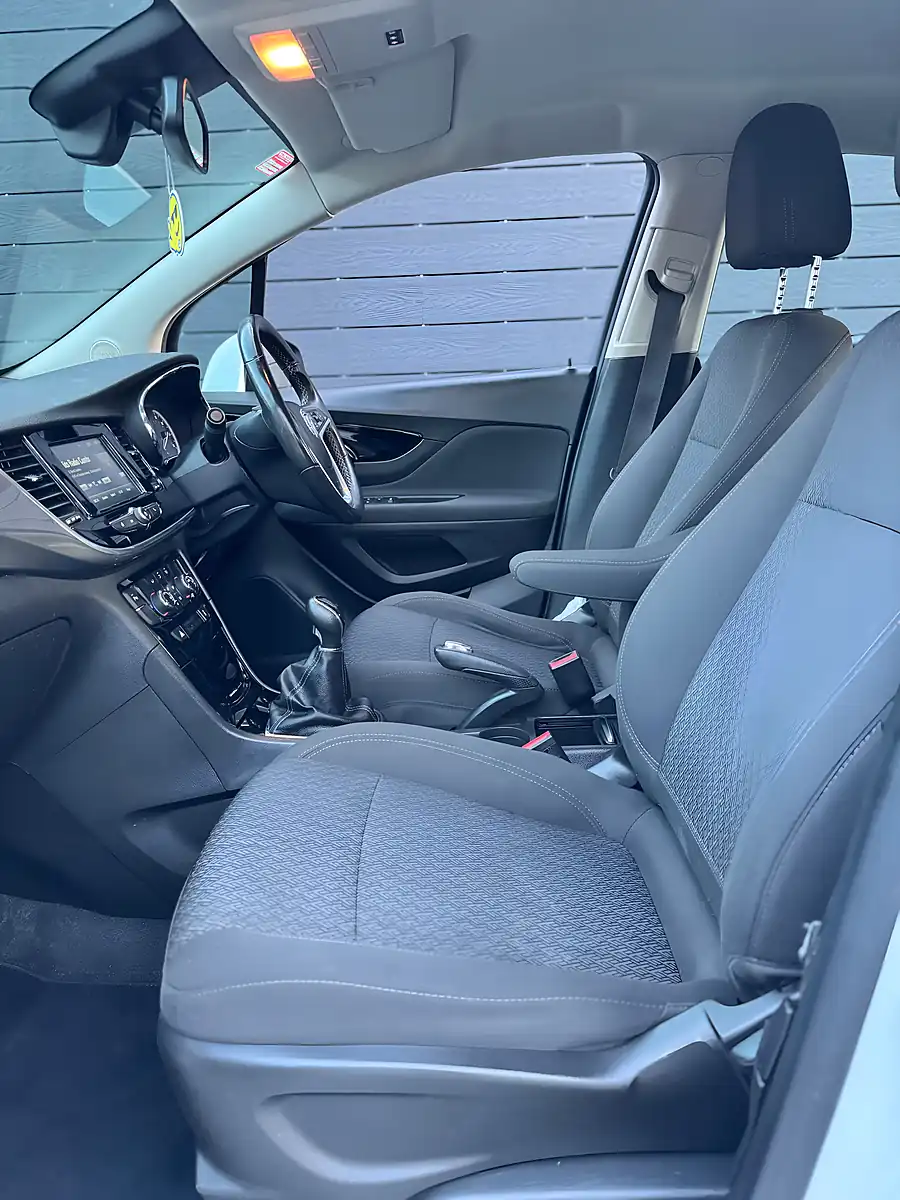 Used 2016 Vauxhall Mokka X Active White - Interior and Exterior details 10