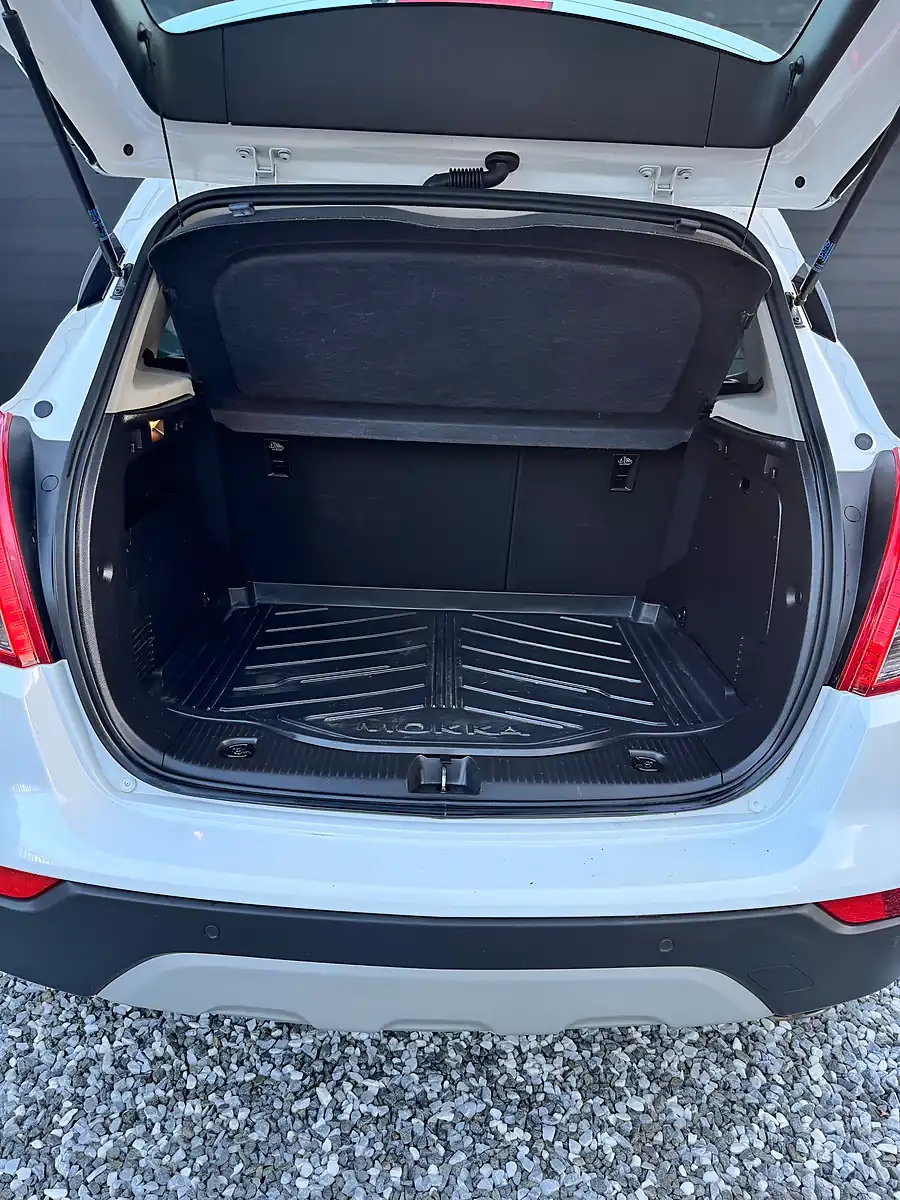 Used 2016 Vauxhall Mokka X Active White - Interior and Exterior details 17