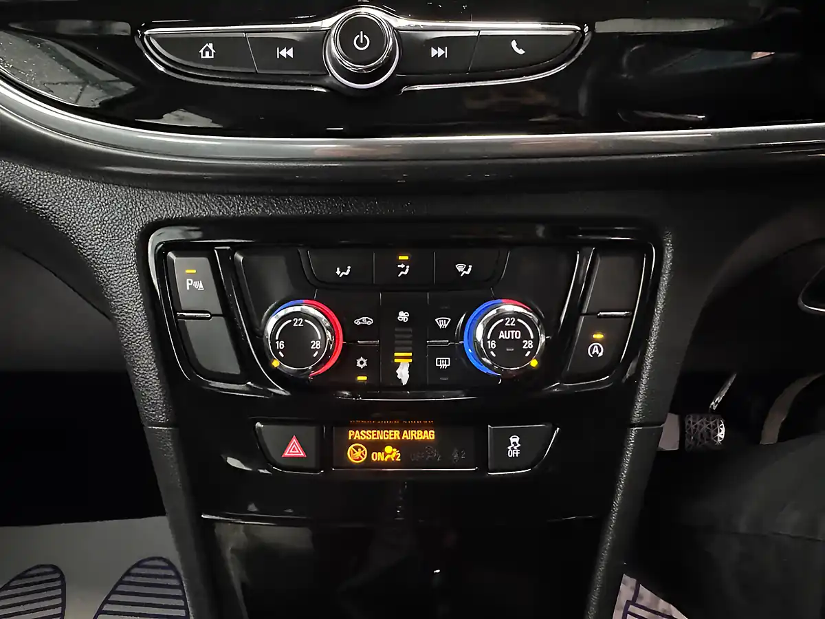 Used 2016 Vauxhall Mokka X Active White - Interior and Exterior details 11