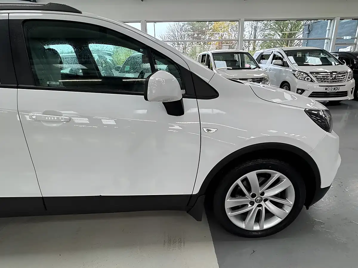 Used 2016 Vauxhall Mokka X Active White - Interior and Exterior details 7