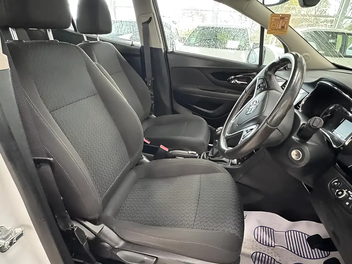 Used 2016 Vauxhall Mokka X Active White - Interior and Exterior details 9