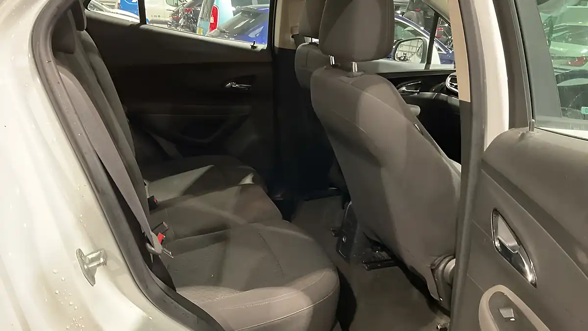 Used 2016 Vauxhall Mokka X Active White - Interior and Exterior details 9