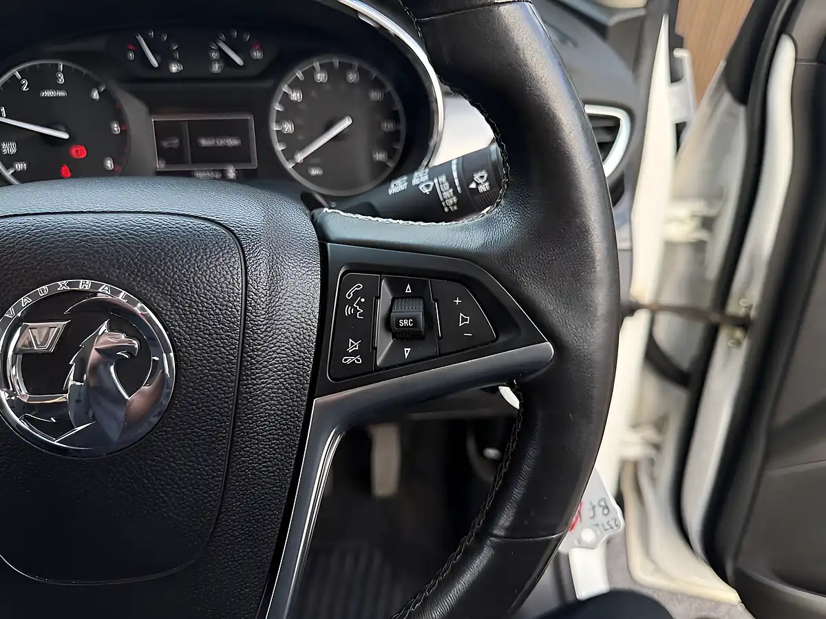 Used 2016 Vauxhall Mokka X Design Nav White - Interior and Exterior details 14