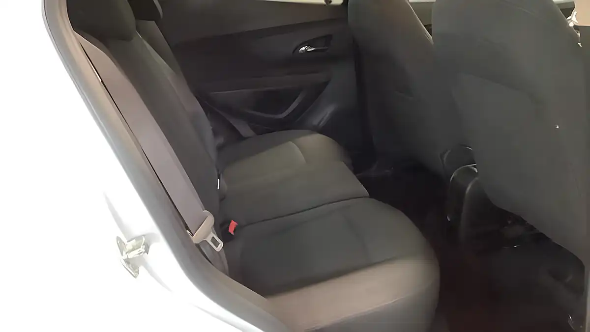 Used 2016 Vauxhall Mokka X Design Nav White - Interior and Exterior details 10