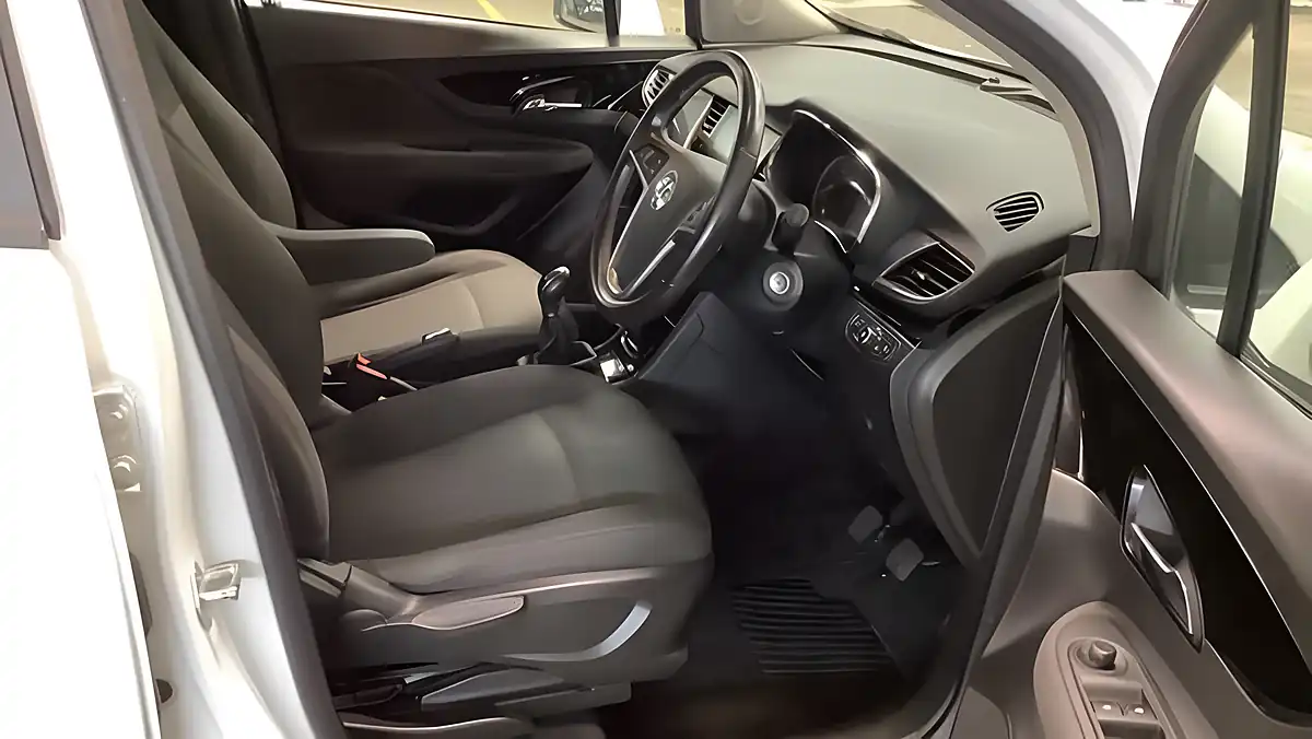 Used 2016 Vauxhall Mokka X Design Nav White - Interior and Exterior details 11