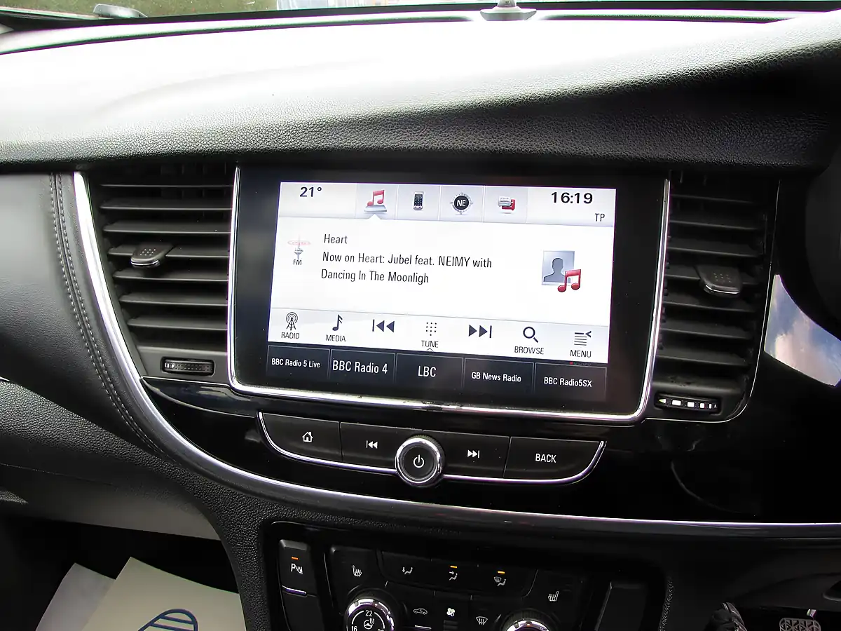 Used 2016 Vauxhall Mokka X Elite Nav Silver - Interior and Exterior details 10