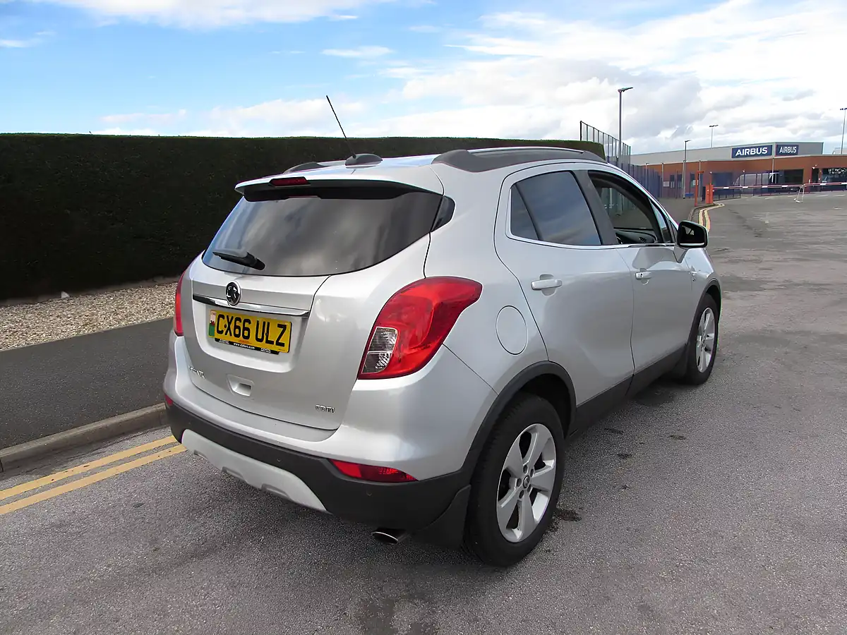 Used 2016 Vauxhall Mokka X Elite Nav Silver - Interior and Exterior details 3