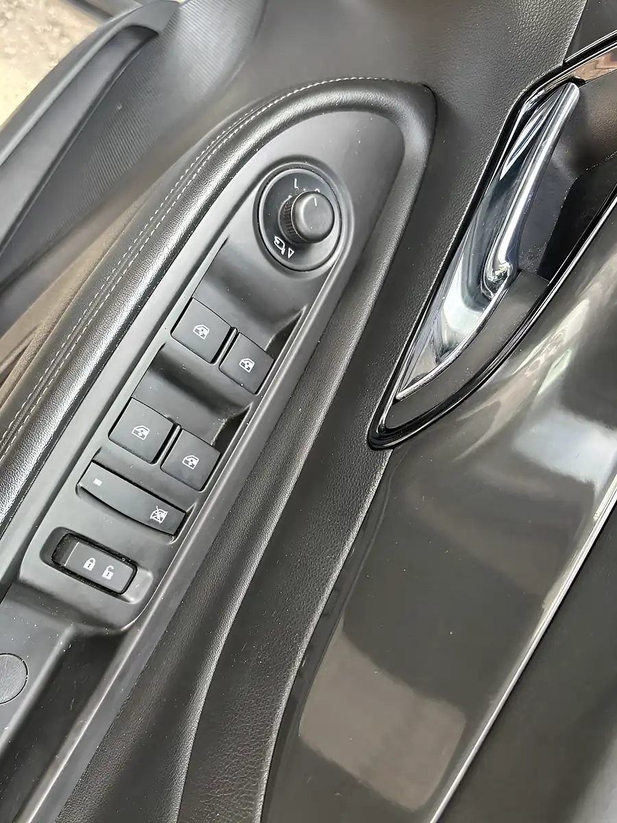 Used 2016 Vauxhall Mokka X Elite Silver - Interior and Exterior details 14