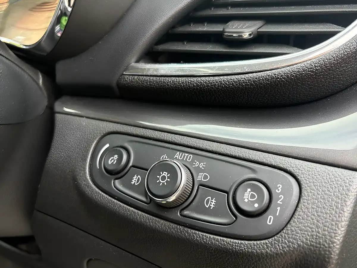 Used 2016 Vauxhall Mokka X Elite Silver - Interior and Exterior details 15