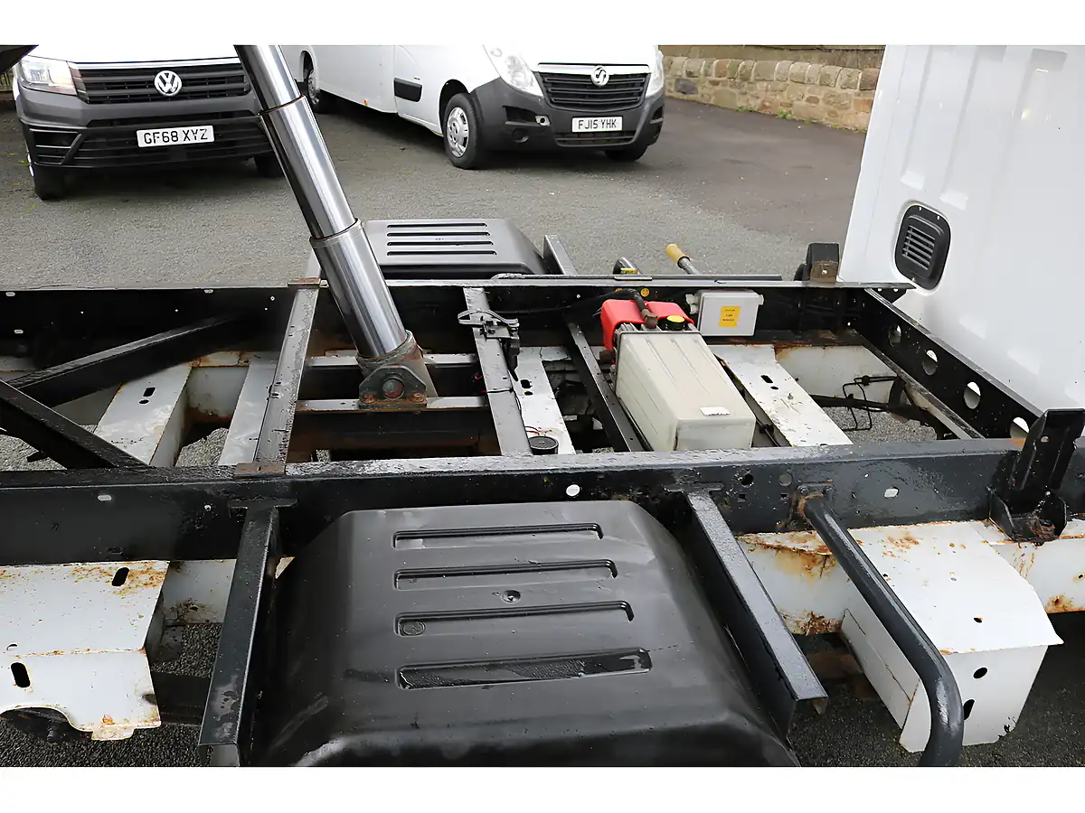 Used 2016 Vauxhall Movano Double Cab Tipper White - Interior and Exterior details 11