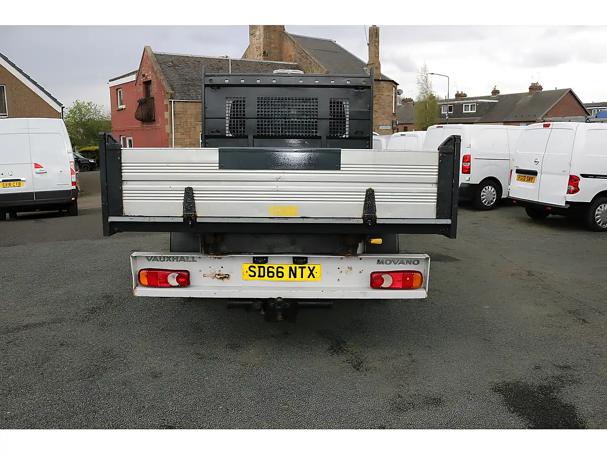 Used 2016 Vauxhall Movano Double Cab Tipper White - Interior and Exterior details 6