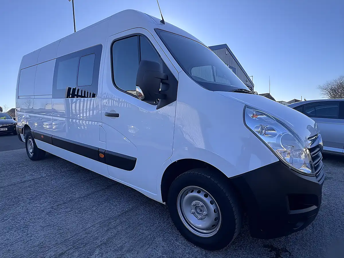 Used 2016 Vauxhall Movano L3H2 9-Seat Crew Van White - Interior and Exterior details 11