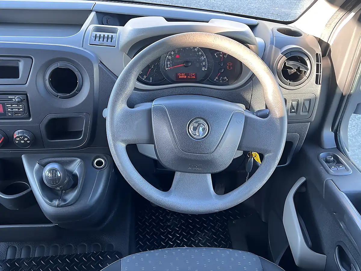 Used 2016 Vauxhall Movano L3H2 9-Seat Crew Van White - Interior and Exterior details 12