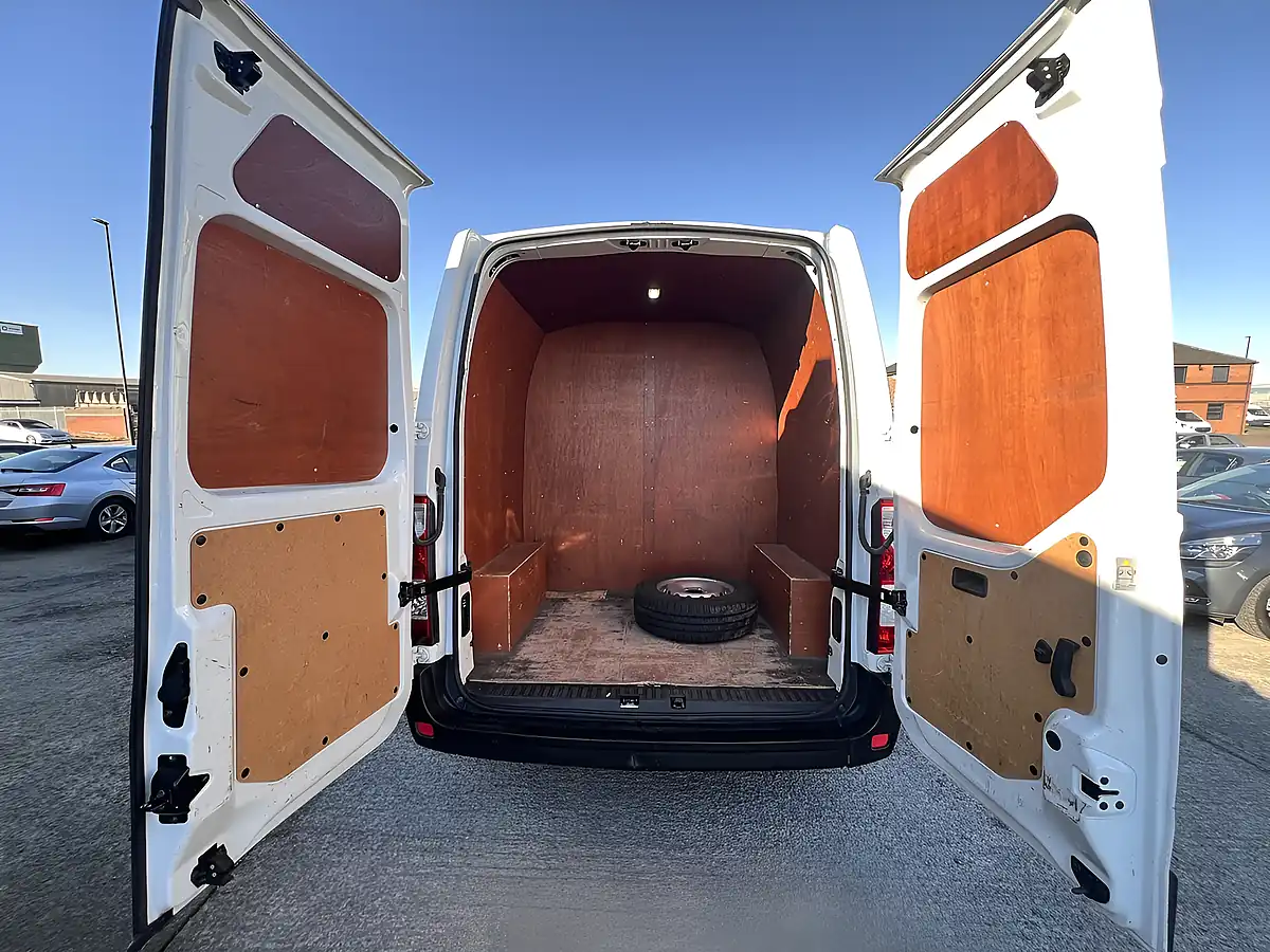 Used 2016 Vauxhall Movano L3H2 9-Seat Crew Van White - Interior and Exterior details 19