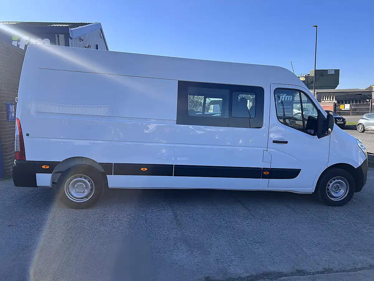 Used 2016 Vauxhall Movano L3H2 9-Seat Crew Van White - Interior and Exterior details 5